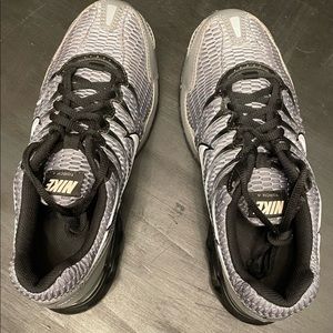 Nike MaxAir Mens Size 9